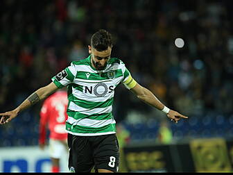 United target Fernandes 